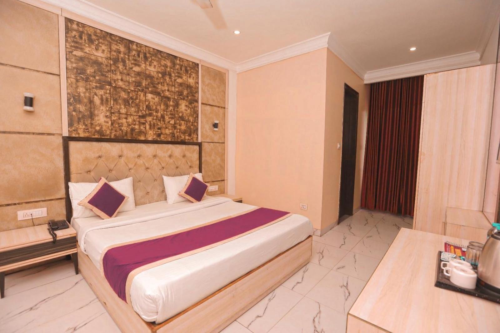 Hotel Almora Inn - Near By Delhi International Airport - With Free Airport Pickup And Drop Nueva Delhi Exterior foto