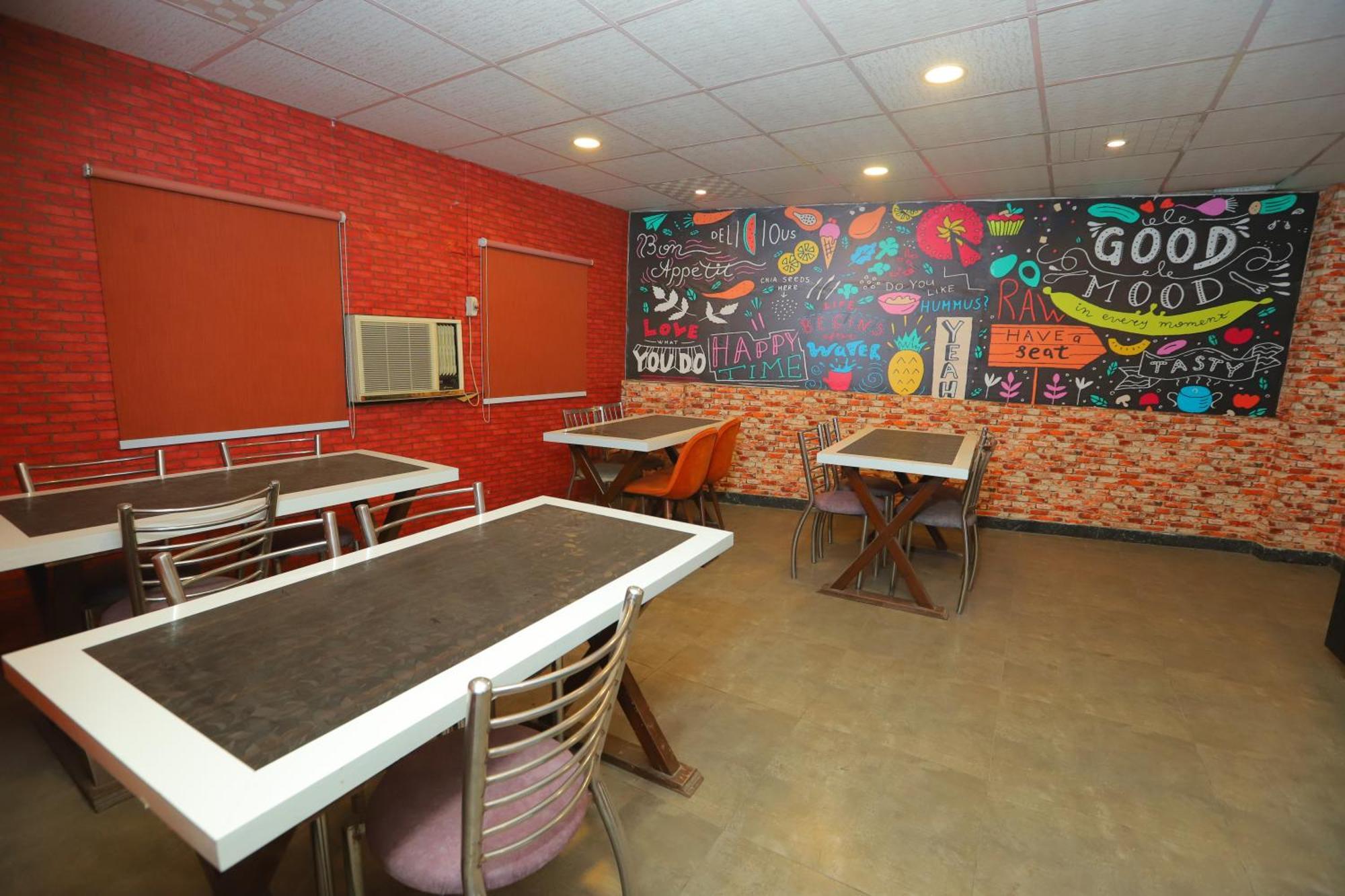 Hotel Almora Inn - Near By Delhi International Airport - With Free Airport Pickup And Drop Nueva Delhi Exterior foto