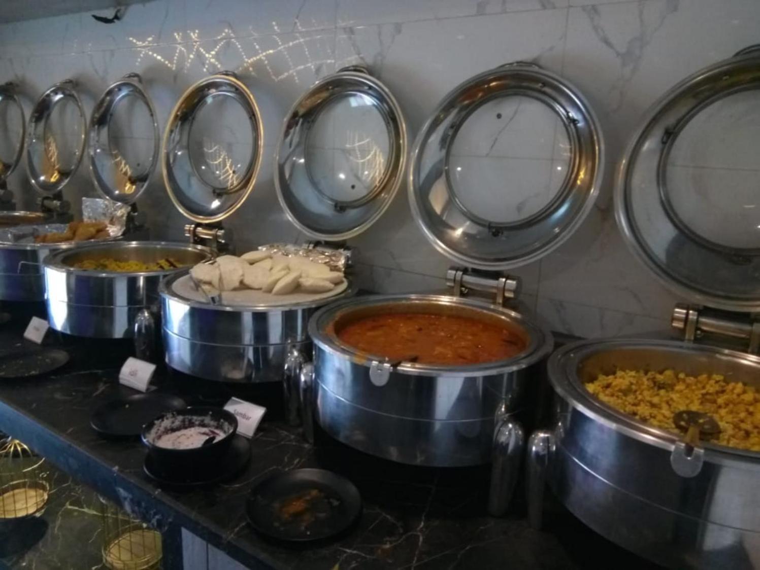 Hotel Almora Inn - Near By Delhi International Airport - With Free Airport Pickup And Drop Nueva Delhi Exterior foto