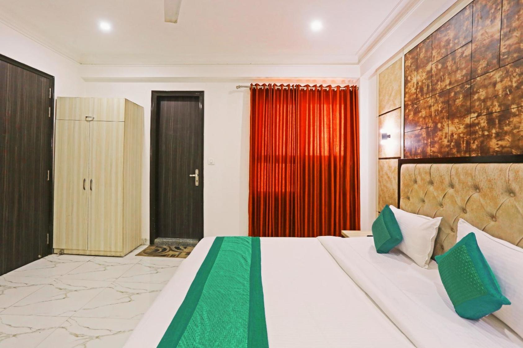 Hotel Almora Inn - Near By Delhi International Airport - With Free Airport Pickup And Drop Nueva Delhi Exterior foto