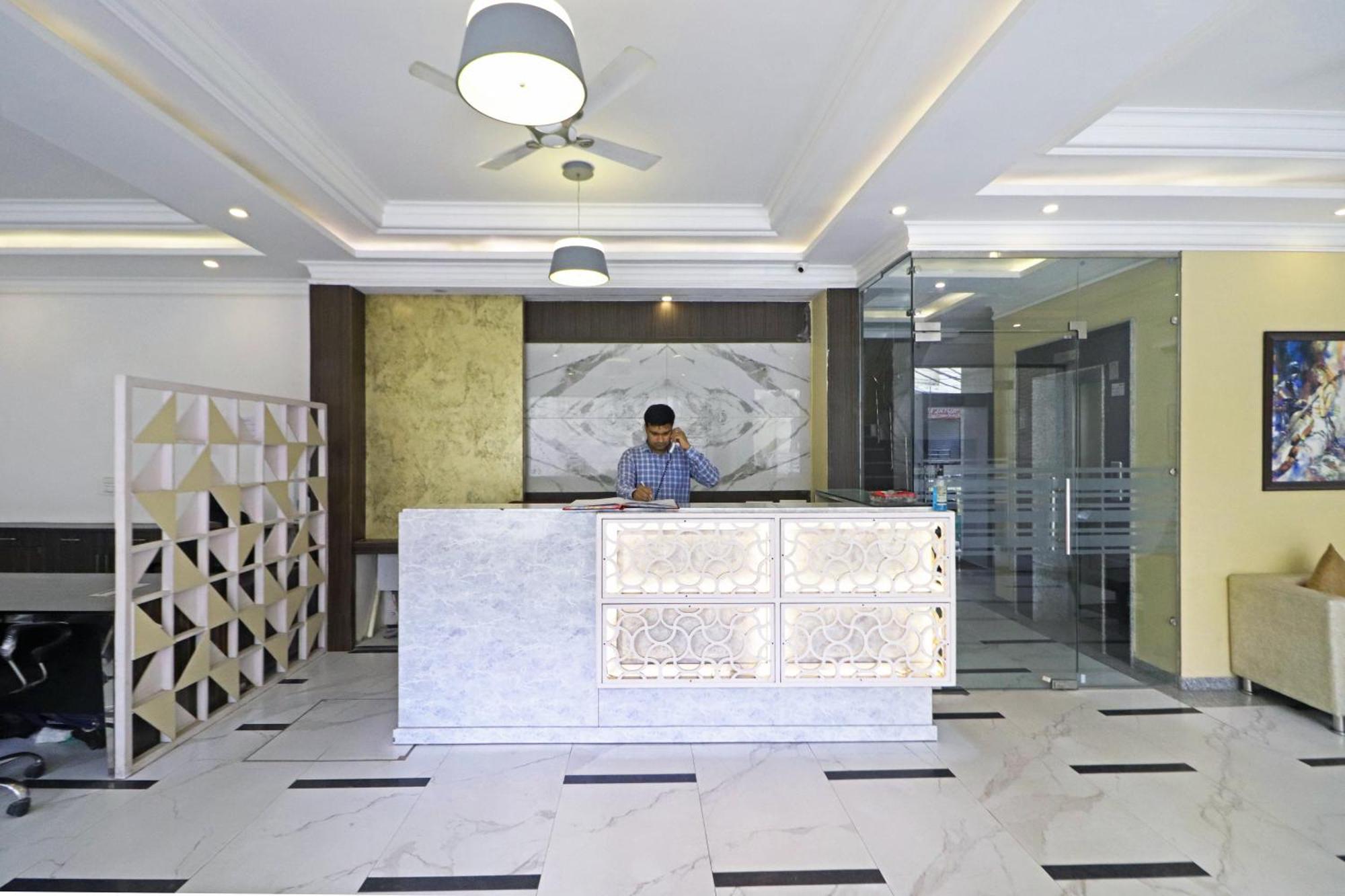 Hotel Almora Inn - Near By Delhi International Airport - With Free Airport Pickup And Drop Nueva Delhi Exterior foto