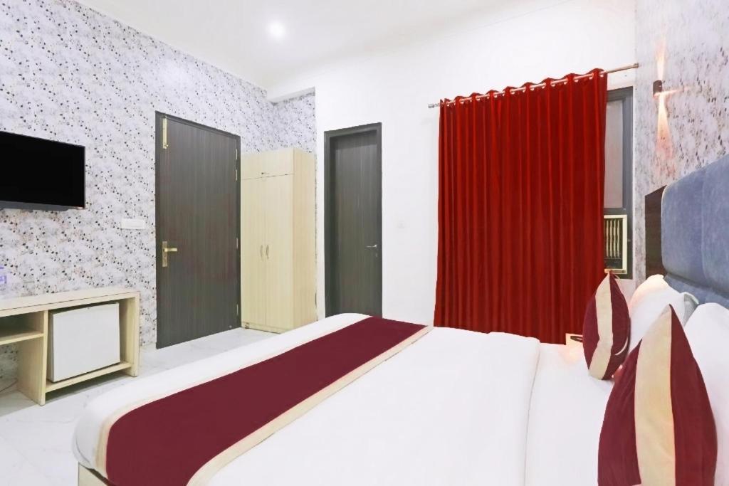 Hotel Almora Inn - Near By Delhi International Airport - With Free Airport Pickup And Drop Nueva Delhi Exterior foto