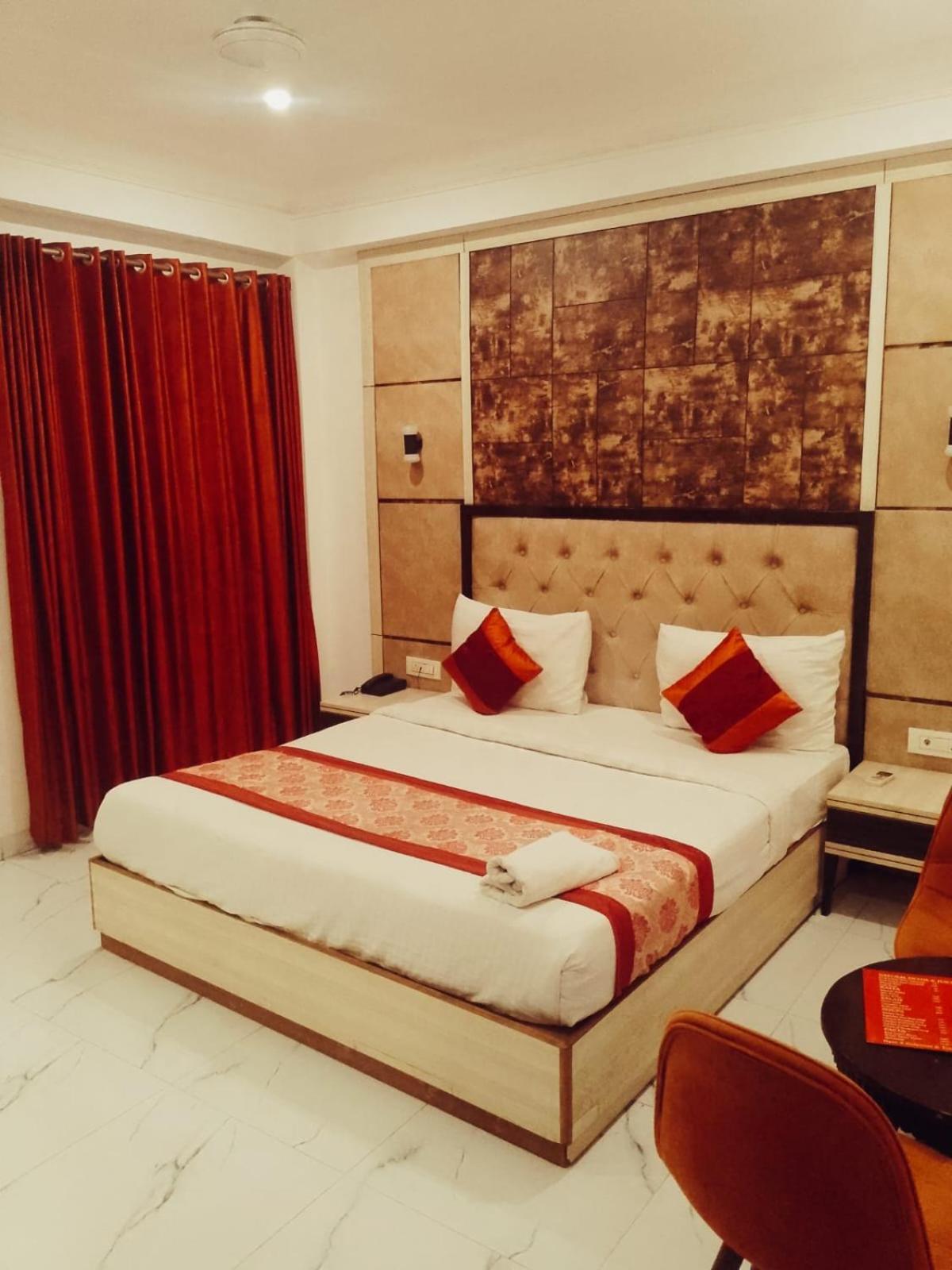Hotel Almora Inn - Near By Delhi International Airport - With Free Airport Pickup And Drop Nueva Delhi Exterior foto