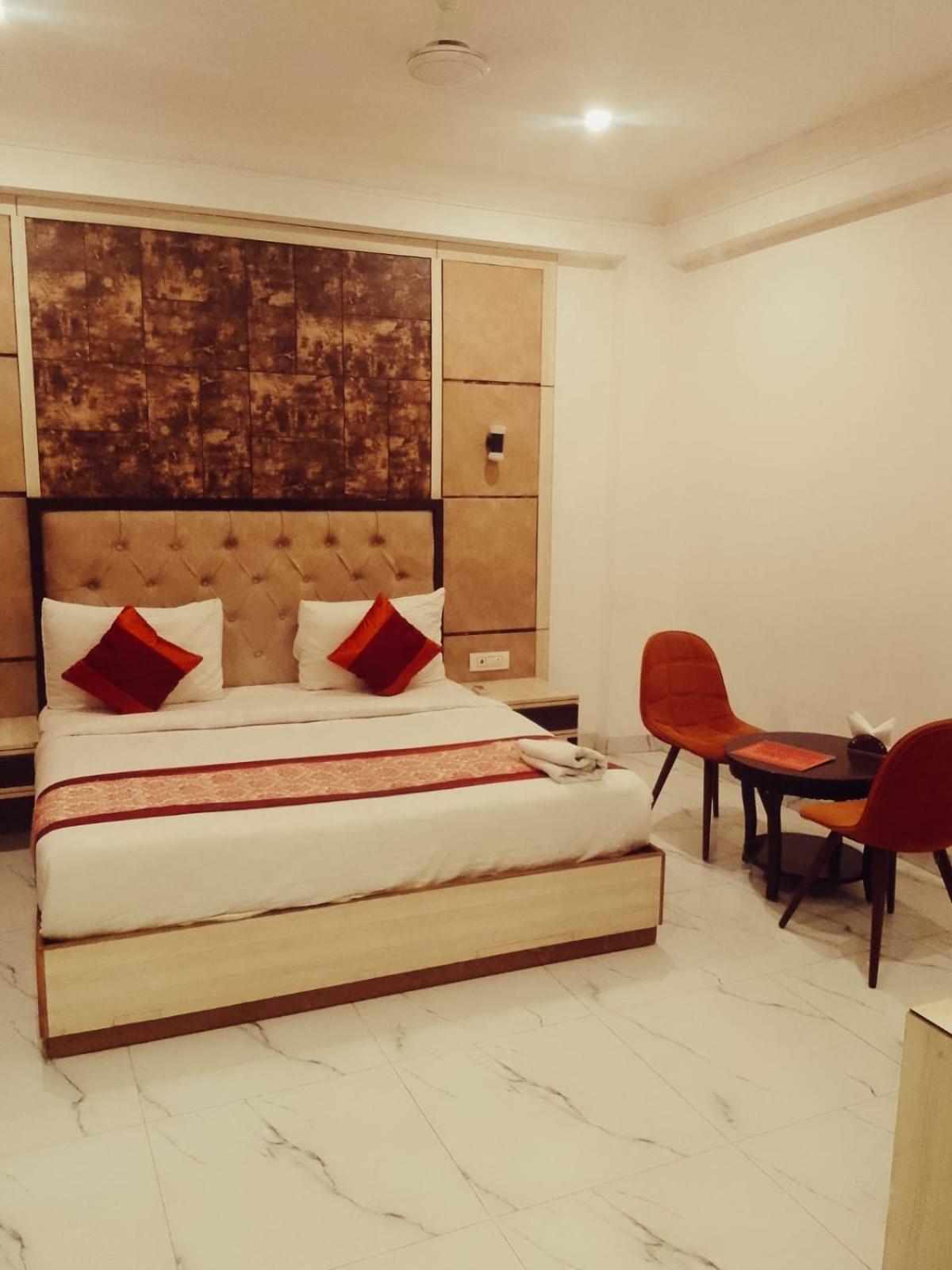 Hotel Almora Inn - Near By Delhi International Airport - With Free Airport Pickup And Drop Nueva Delhi Exterior foto